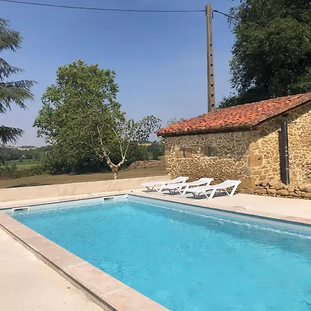 بيت للعطل La Carole 120m2 *